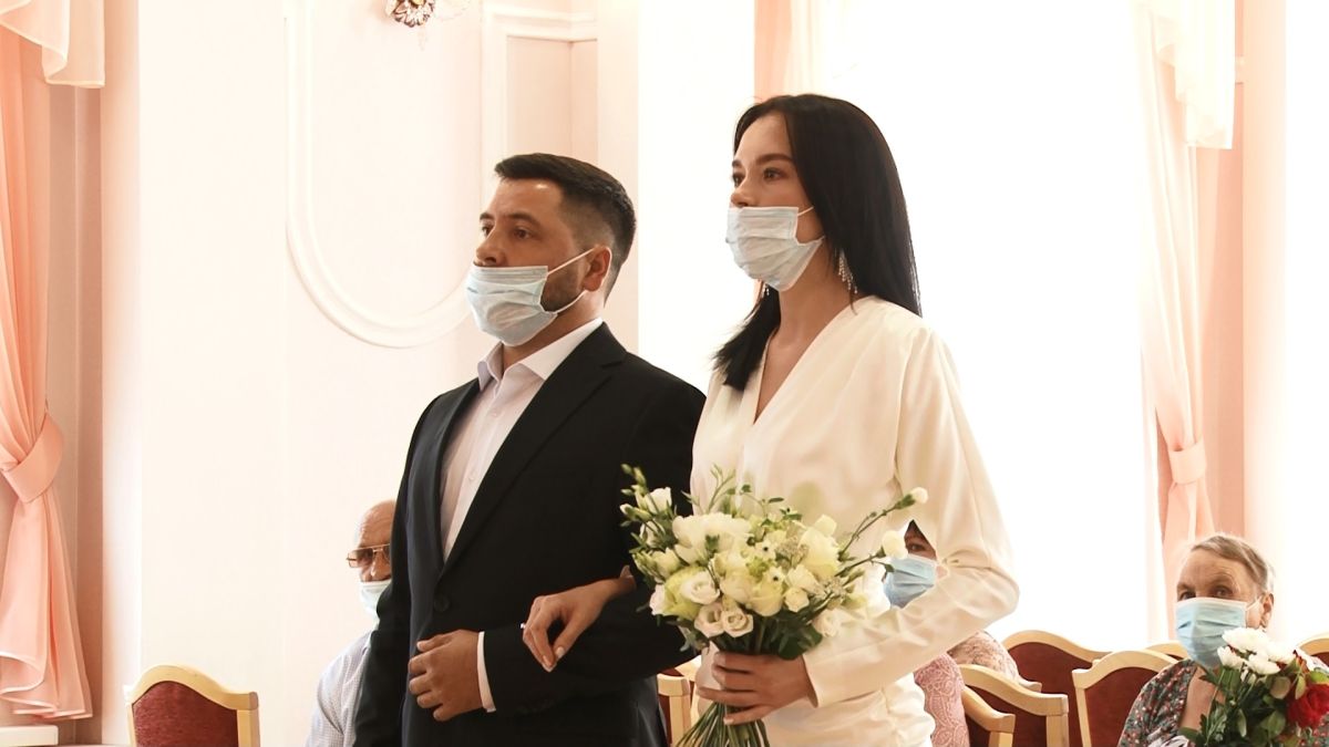 Молодожены. ЗАГС